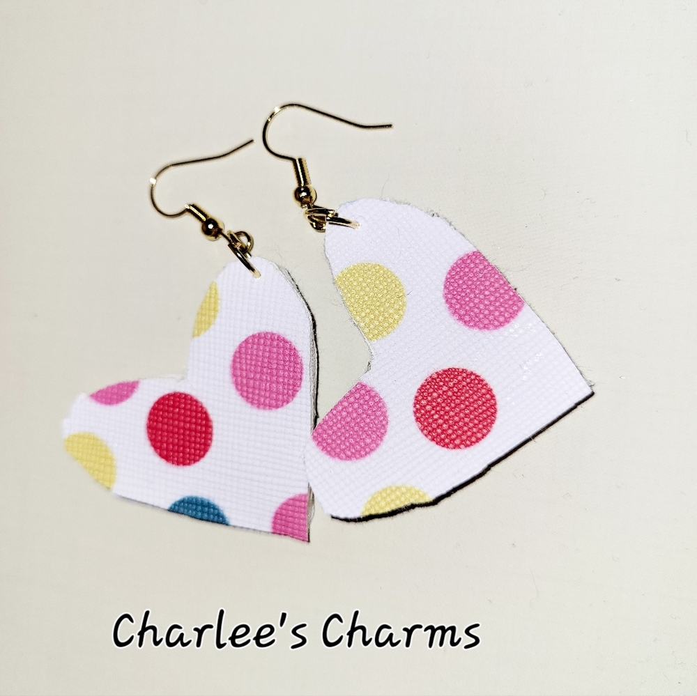 Heart shaped leather earring - Picture 1 of 1